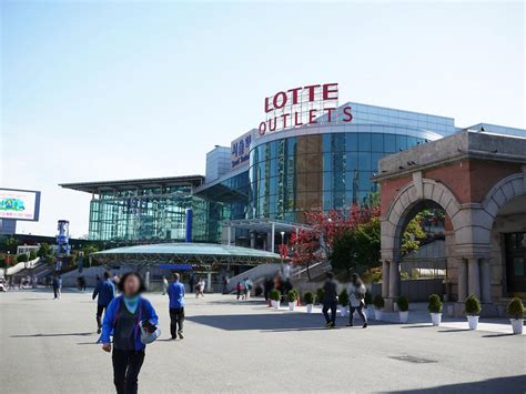 outlet stores in seoul.